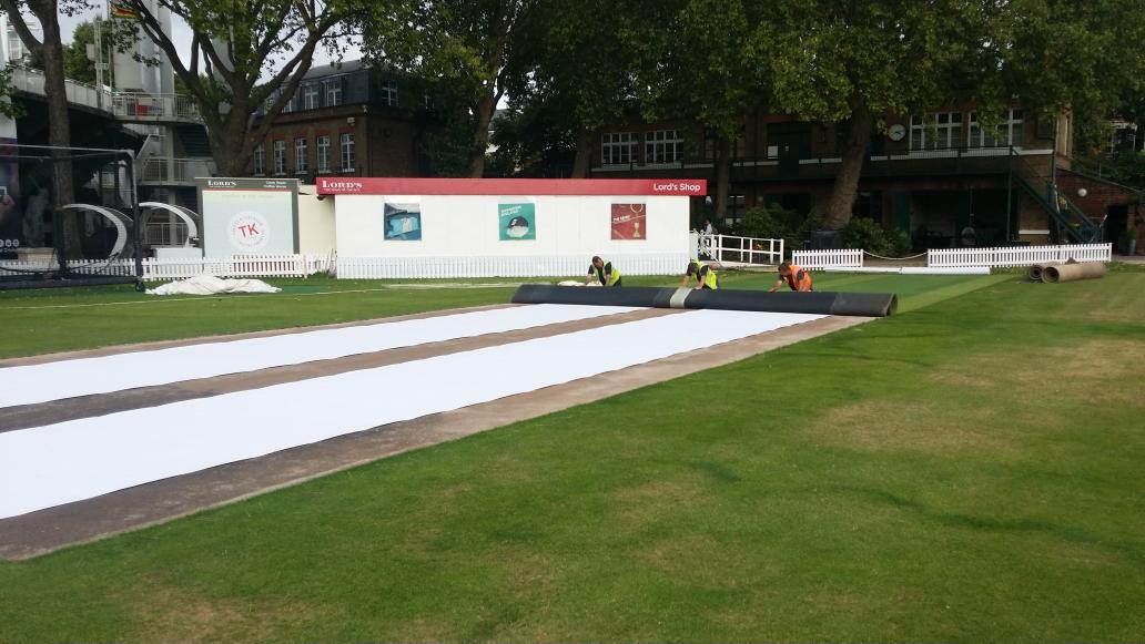 NottsSport's tweet photo. The NS #tufted surface is now being rolled over the NottsPad making it an ECB approved system! #ChoiceOfLords http://t.co/QXpwfz4XHW