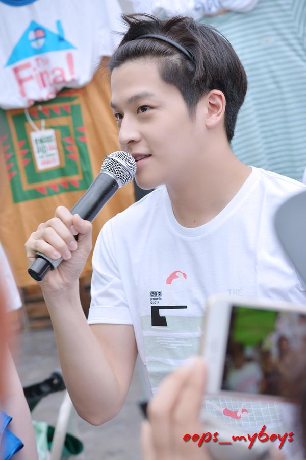 cr twit:Oops_myboys [PIC] 020815 - @ marchutavuth at Celeb Street