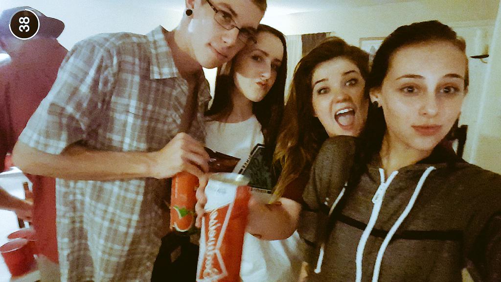 itskyndalmunsie's tweet image. Cool night cool people #DaysAgo #WheresEverybody