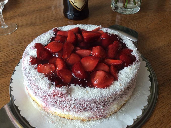 Some pics from my birthday 👸🏼😻🎉🎂 http://t.co/ztoMgUZ9Eo<a href="/tag/lastweek"class="tags"><span>#lastweek</span></a>