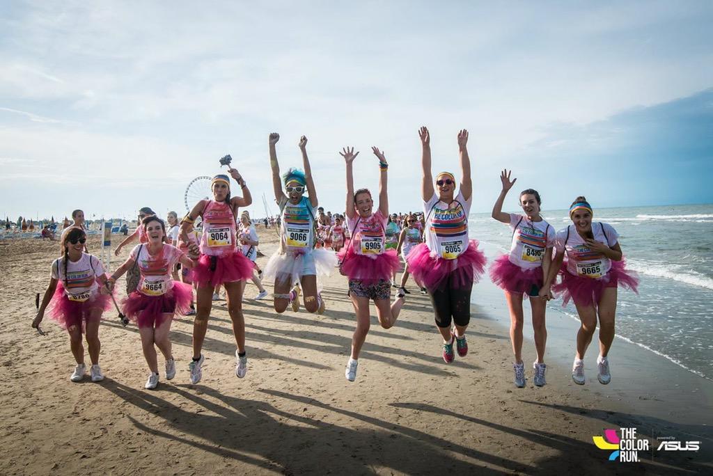 TheColorRunITA's tweet photo. Happy #JumpMonday! http://t.co/0ukxVUq7cE