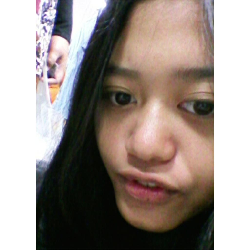 aridaputri's tweet photo. Ini kmrn lg nemenin dyan nunggu an-tri-an😀😊 http://t.co/76b8w1fMTA