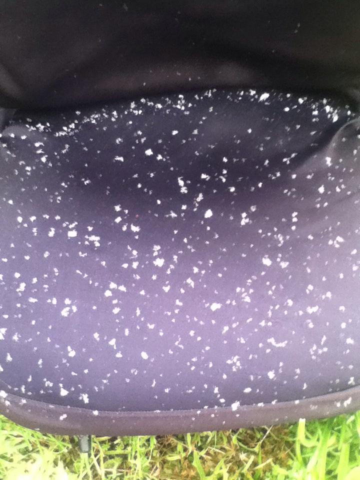 Krissybabe99's tweet photo. Had my first experience of snow falling today! #Australia #Tasmania #Launceston #Snow #AwwYisss #Home❄⛄☁🌁 http://t.co/z31E51a8F6