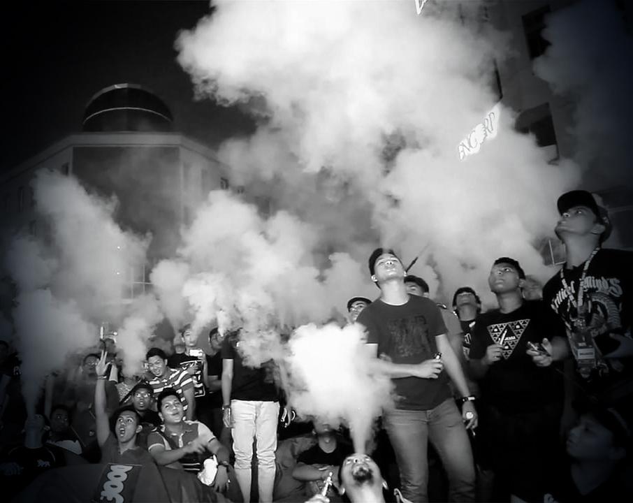 DrBeranimbo's tweet image. Malaysian #vapers welcome sensible regulation | ow.ly/QpEw9 | #vapelife #vaping #vape #ecigs #ejuice