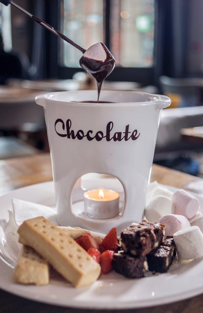wuffd7's tweet photo. Bank Holiday Brunch until 4pm today... Check out our Belgian Chocolate Fondue served with lots of yummy treats http://t.co/H3qxN39Vm3