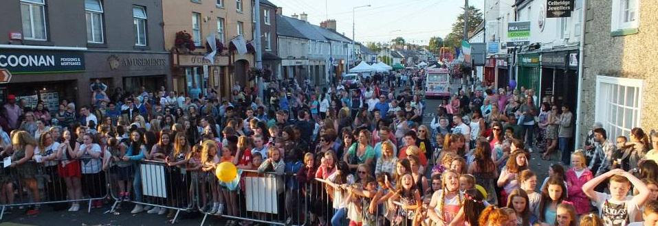 CELBRIDGE STREET FEST...3pm today! Main St. Family Fun, Music, Bouncy Castles &amp; More. celbridgeonline.ie/celbridge-stre…