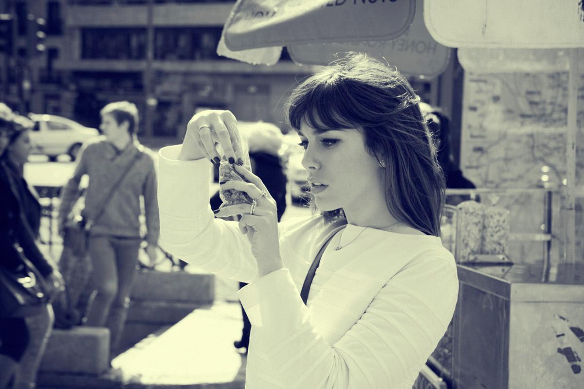 VogueSpain's tweet photo. Tomar el sol, ¿sí o no? @blancasuarezweb tiene algo que decir al respecto y lo hace, aquí http://t.co/sbTuuovvdb http://t.co/XYwsc8xIIE