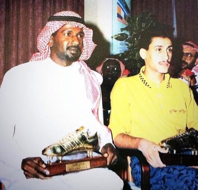 TheBest_RV's tweet photo. من هو الأفضل و الأسطورة السعودية الأولى في رأيك ؟

#ماجد_عبدالله  - رتويت - 💛

#سامي_الجابر  - مفضلة - 💙 http://t.co/tvahHOZN3J