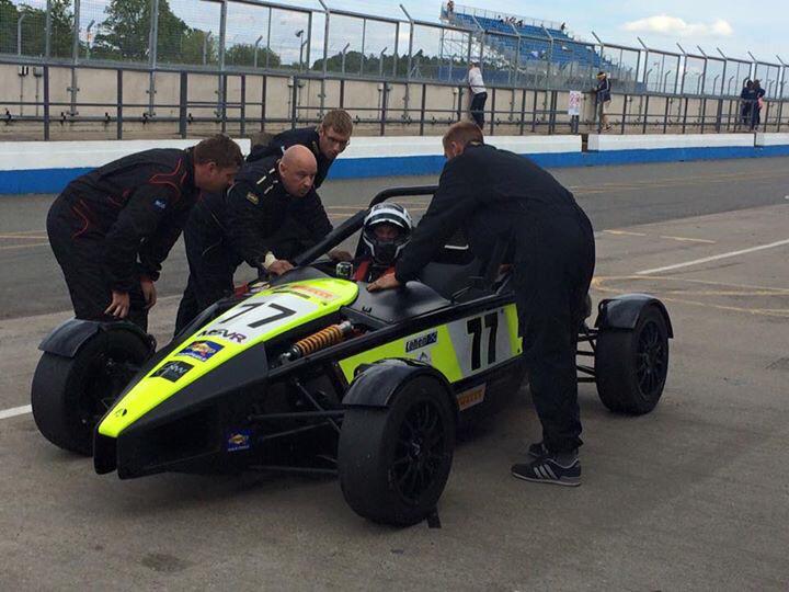 AtomCupUK's tweet photo. Few pictures of the day @AtomCupUK @EnduranceRS @DoningtonParkUK http://t.co/ILRRK8yix3