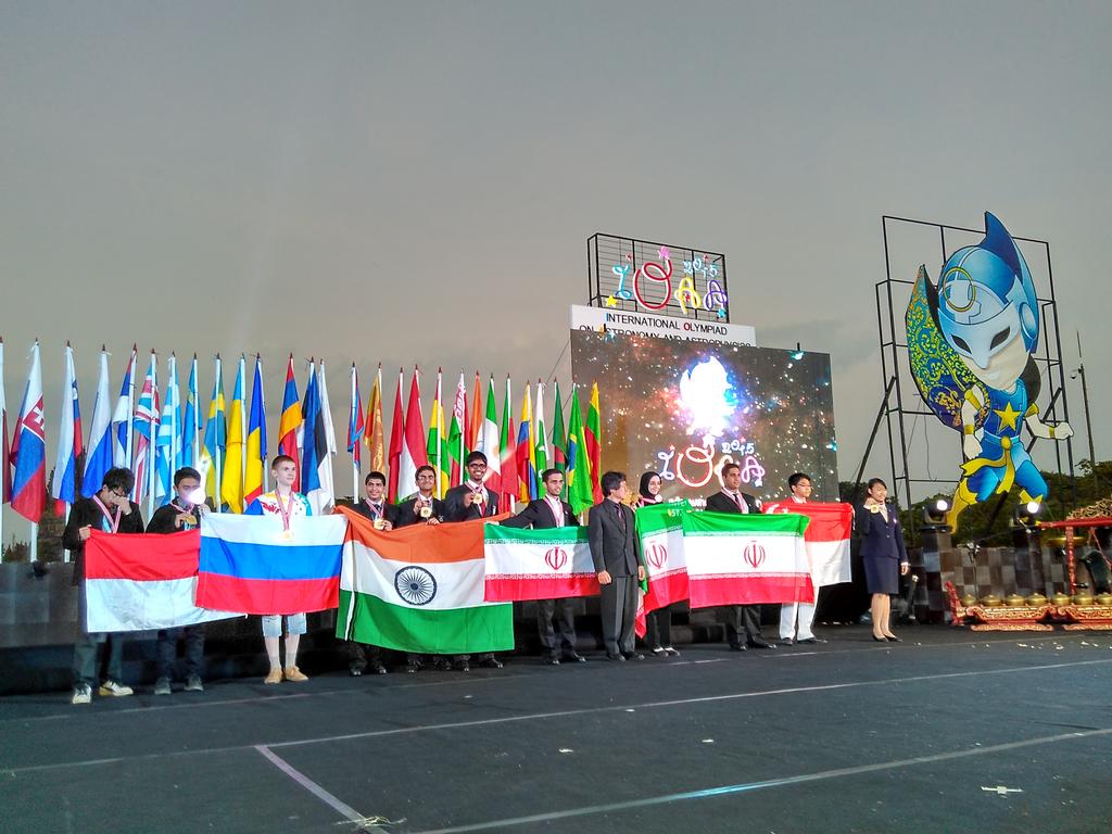 infoioaa2015's tweet photo. Congratulations for Gold Medalist! #IOAA2015 http://t.co/uxGsxVWbqc