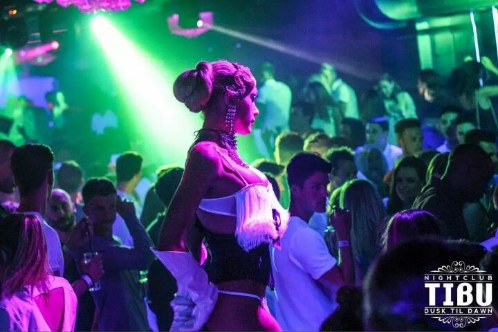 nickgarland01's tweet photo. It's that time again #the take over pre party @LinekersPBanus followed on by the official take over @TIBUMarbella http://t.co/BwILyJizum