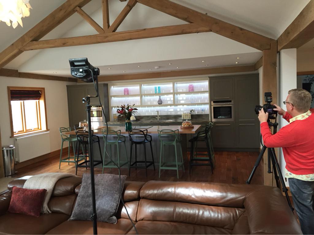 SnowdonSimon's tweet photo. Just had some professional pictures done of our latest kitchen in a barn conversion . #handmade  #lancashirecorian http://t.co/4L4yHsAhv3