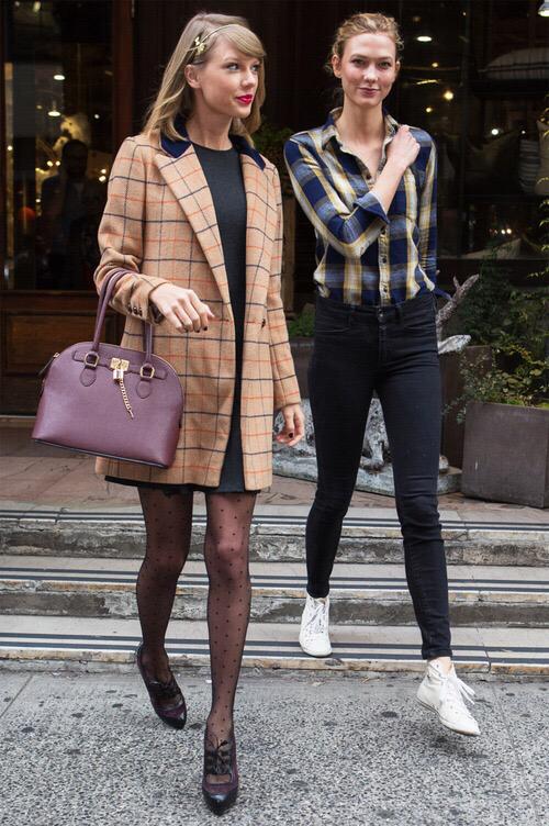 HAPPY BIRTHDAY SUNSHINE OF THE WORLD AKA KARLIE KLOSS!!!! 