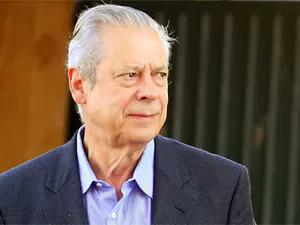 movFichaLimpa's tweet photo. José Dirceu é preso na 17ª fase da Operação Lava Jato. http://t.co/6XWpaxnZqi