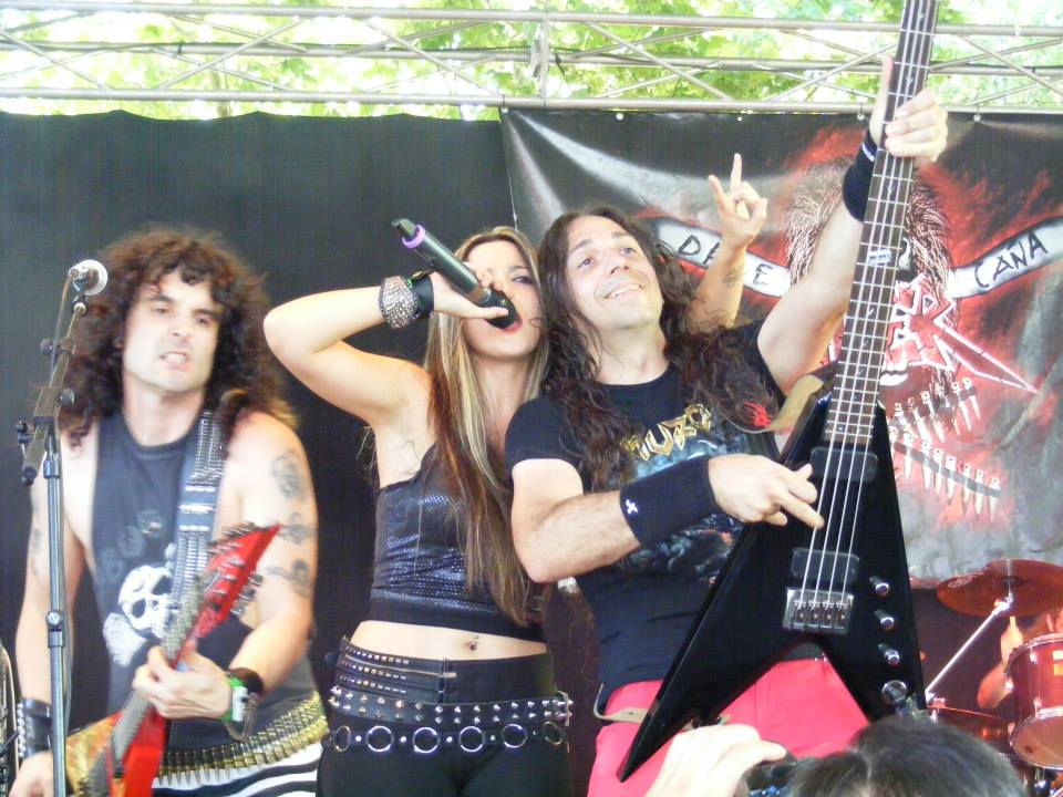OkerBand's tweet photo. El miércoles la volvemos a liar en @LeyendasRockFes http://t.co/dzNBMn1ps7