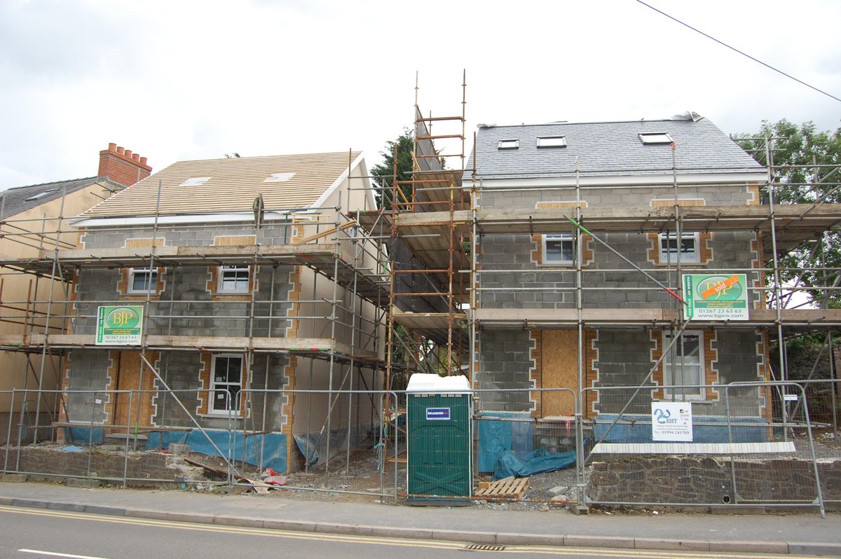Sauro_Architect's tweet photo. Two new build four bedroom town houses at Glannant Road, Carmarthen with Bassett &amp; Macgregor Construction Ltd. http://t.co/1peHOJrs69