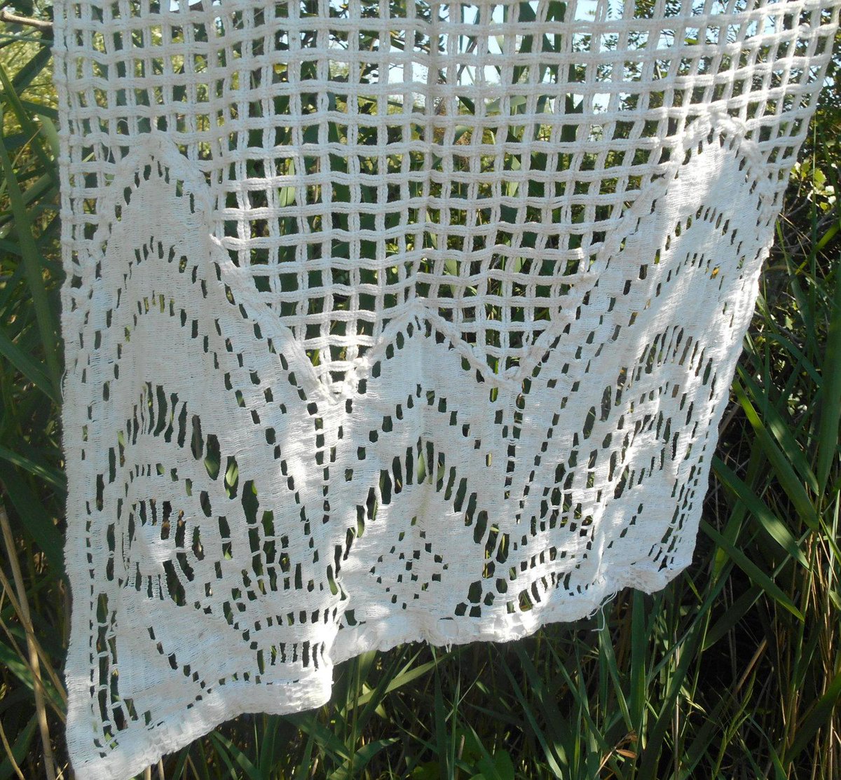 SophieLadyParis's tweet image. White Filet Curtain French Thick Cotton Cocheted Lace Panel etsy.me/1HLAuBW #FRENCHLINENS #WhitePanel