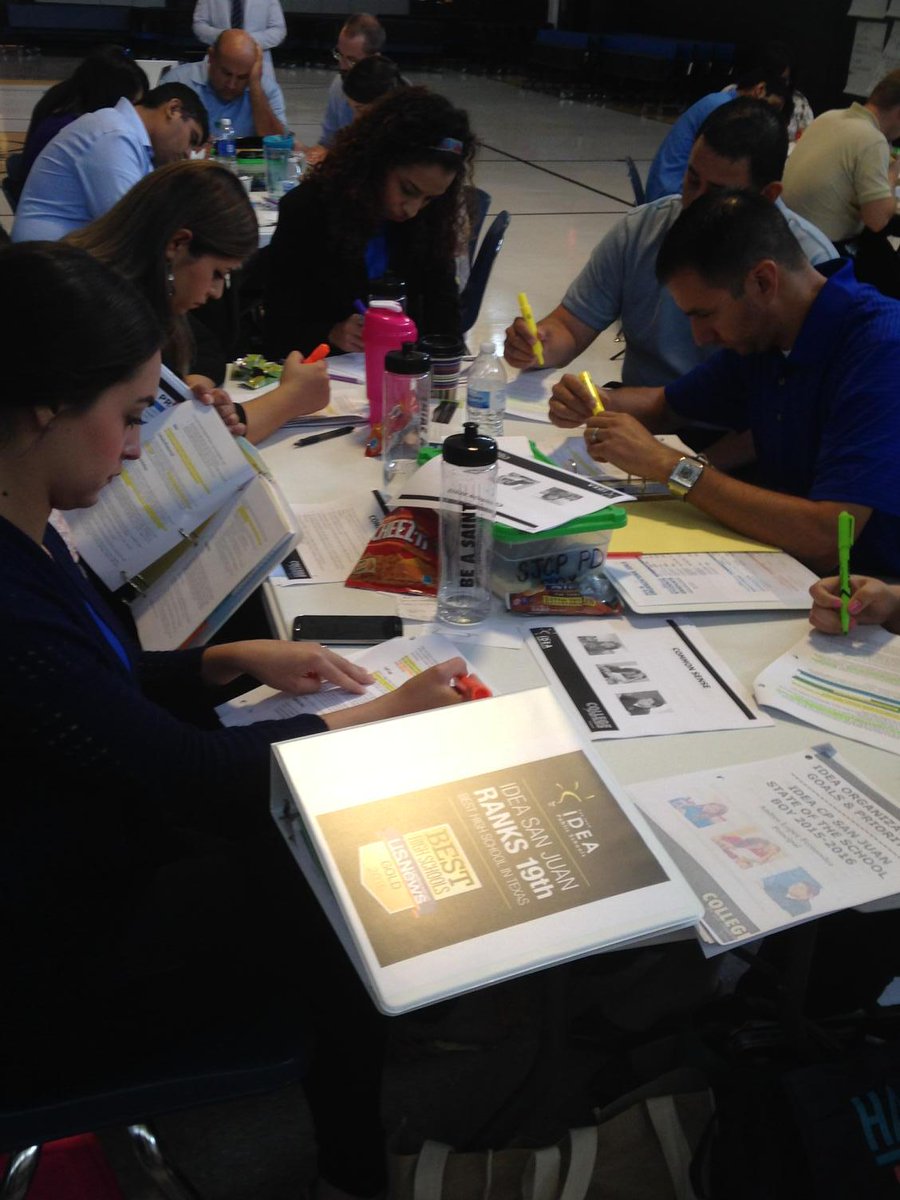 alpzfdz's tweet photo. #BOYPD check out the intensity! #IDEASanJuan Saints teachers digging in! @joanngama @etgarza87 http://t.co/KH387qTKvb