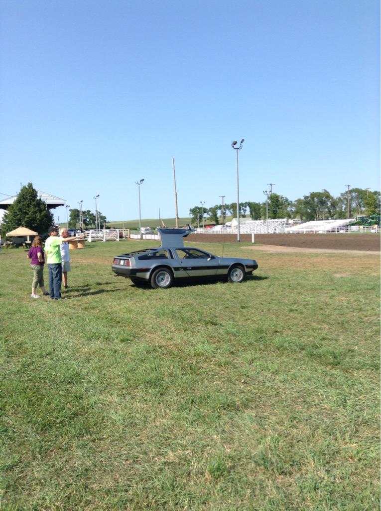 koggyditty's tweet photo. The owner of the DeLorean is a bit suspicious http://t.co/z9gs0gljPK