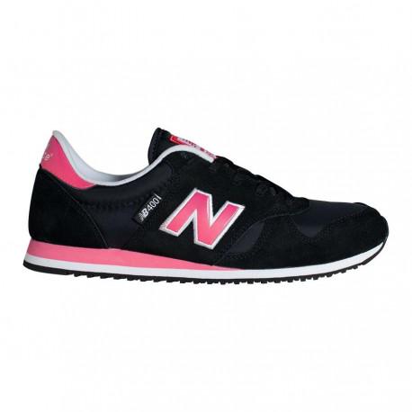 GoTiendas's tweet photo. Las siempre míticas New Balance en negro y rosa por solo 50€ 
http://t.co/oX0rABRX6E

http://t.co/RW8Kkd5WOB http://t.co/DgRPpQ5dOl