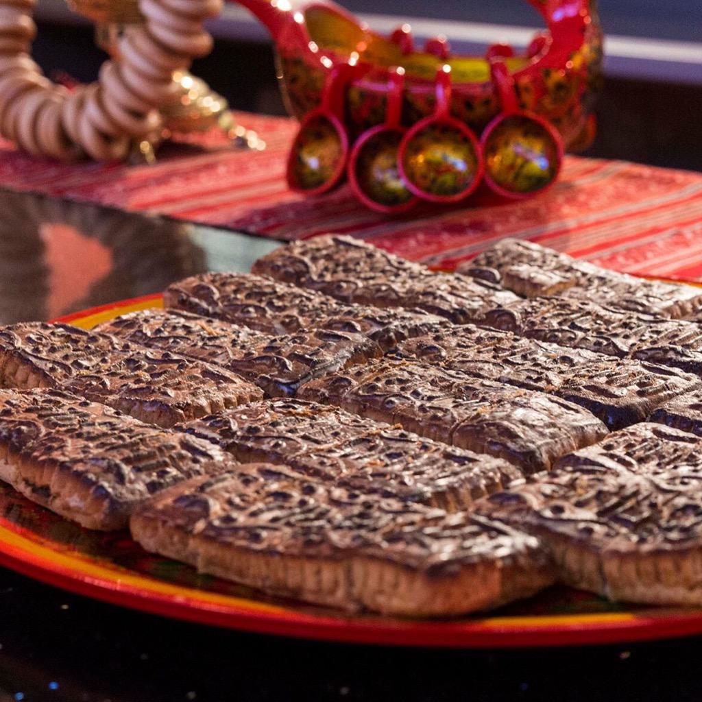 RussiaExpo2015's tweet photo. We are serving a delicious #honeycake - #pryanik at the #russianpavilion today! @Expo2015Milano http://t.co/vTZUdoPSs4