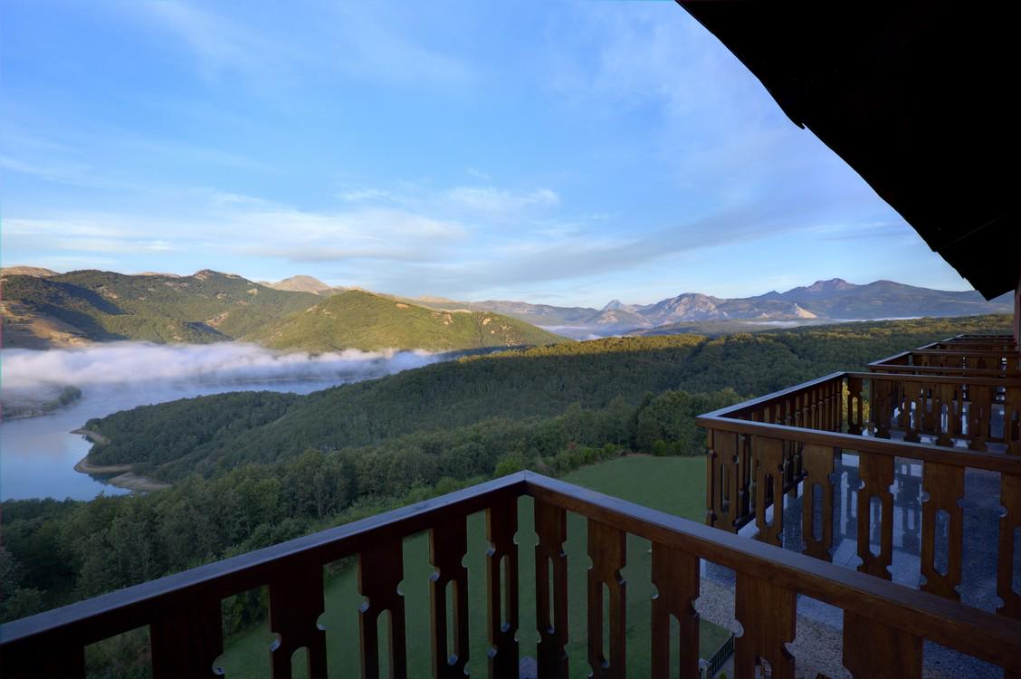 paradores's tweet photo. Planes y destinos para los que buscan respirar aire puro http://t.co/6pFU19dTdr http://t.co/RVPu9D0fAc