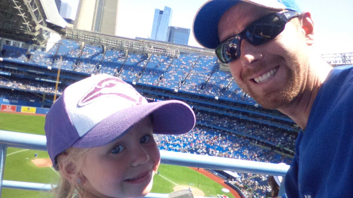 AndrewJubes's tweet photo. 2 bobbleheads in hand and ready for @DAVIDprice14 's Blue Jays debut #cometogether #bluejays http://t.co/7OCOMTTjes