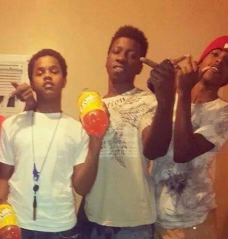 PlayaaBoss's tweet photo. These my real niggas god know I'll take a bullet for em anyday! #ShiestGang http://t.co/gkdOt54fQc