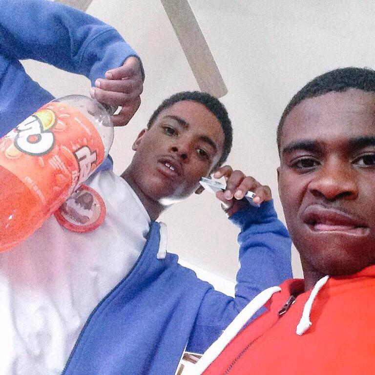 PlayaaBoss's tweet photo. These my real niggas god know I'll take a bullet for em anyday! #ShiestGang http://t.co/gkdOt54fQc