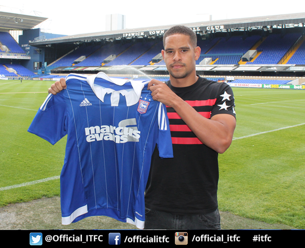 ITFCtransfers's tweet photo. CONFIRMED: Giles Coke has joined Town on a two-year deal with the option of a further 12 months #itfc #swfc http://t.co/6AkOaLveN9