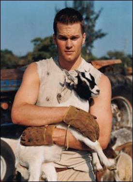 HAPPY BIRTHDAY TO THE GOAT TOM BRADY 