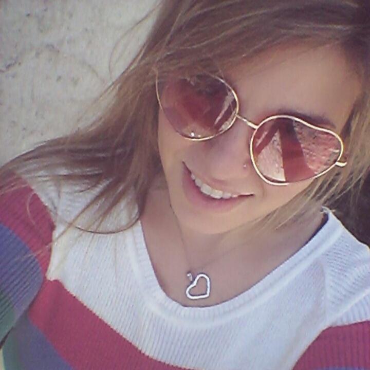 floopyo's tweet image. Lunes movidito pero  FELIZ