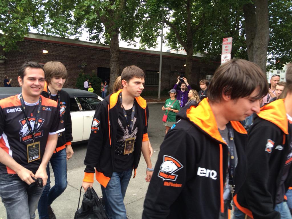 CLf92pDUEAARFkS.jpg:large