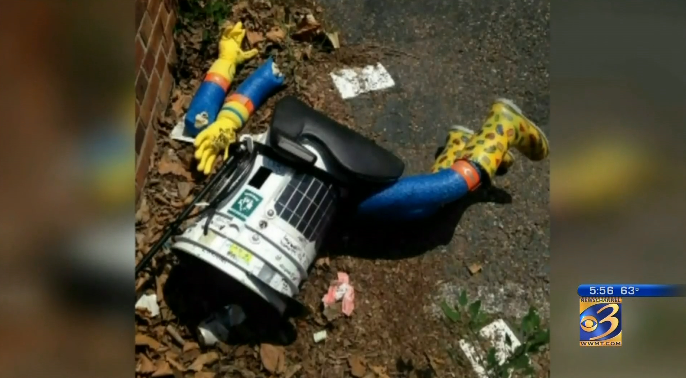 wwmtnews's tweet photo. 'Hitchbot' journey cut short when robot is destroyed in Philadelphia - http://t.co/HNO229i5Nh http://t.co/6Z9FYI4G0R
