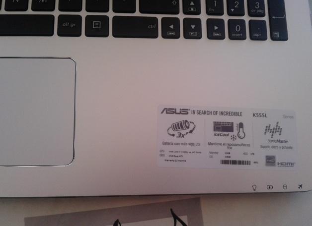 VdeVombilla's tweet photo. LA. PEGATINA. NO. ESTÁ. EN. PARALELO. #toclife http://t.co/zmQtIBMWTG