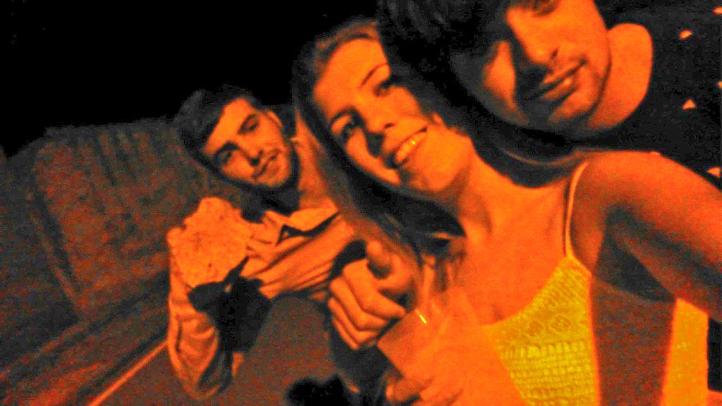 AinhoaS07's tweet photo. SELFI PIEDRA,ya tu sabes loca 😂 😂 http://t.co/MxZARiE8Rd