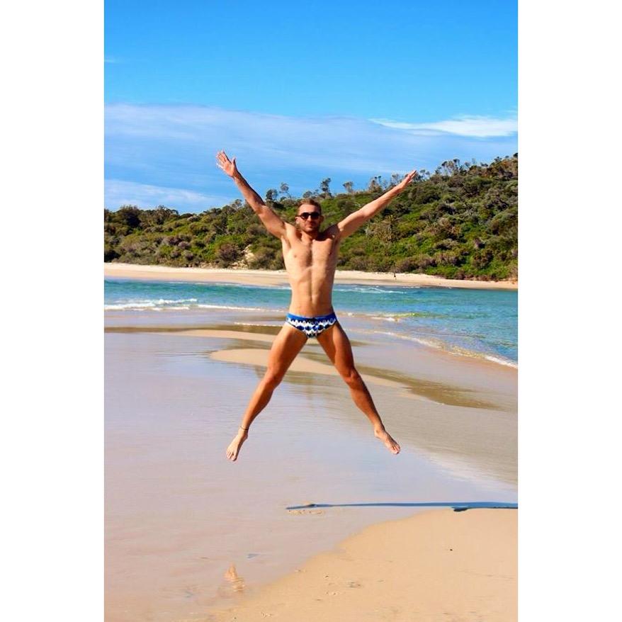 Shaneyv85's tweet photo. One, Two, Three....Jump! #photography #portstephens #instagay #winter #fingalbay #adventure #FreedomTo #Pride http://t.co/m56qg13Sdq