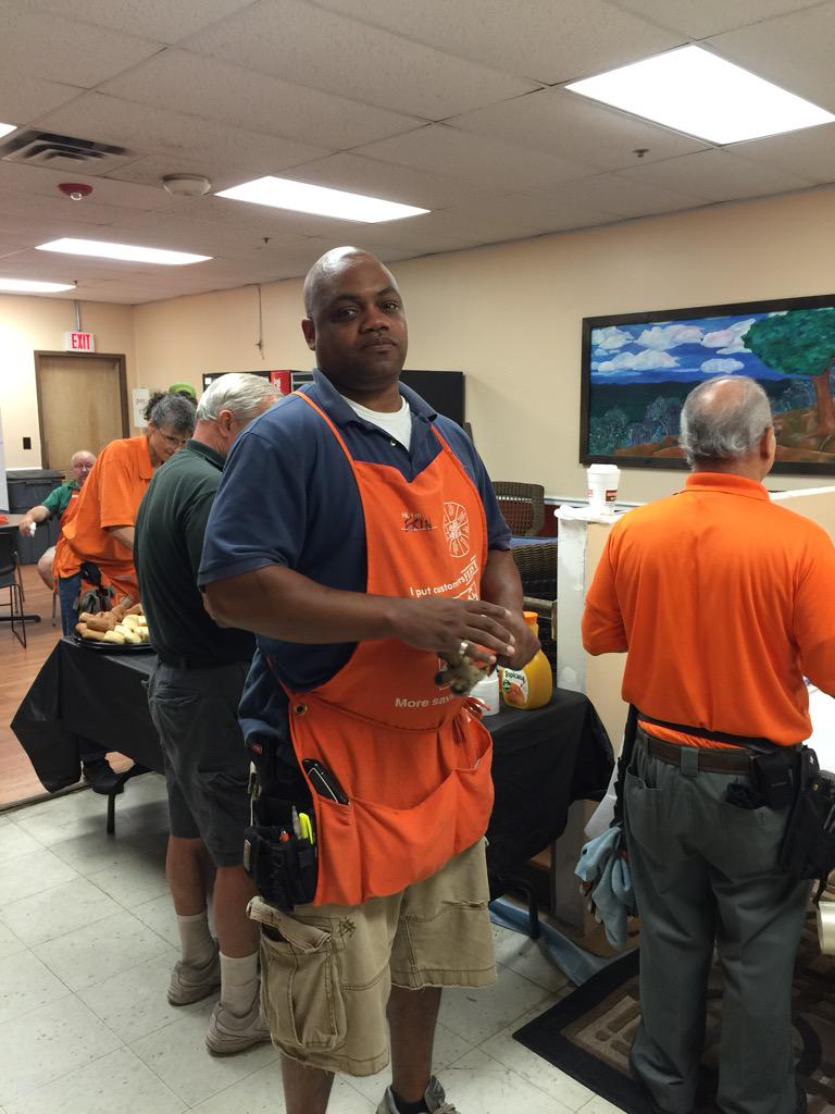 micky7902's tweet photo. 1284 Associate Spirit Week!! Breakfast! Thank you for all you do.. You Rock! @HDRobSmith @Sherman2C @HDJoshNicolay http://t.co/SFkNV8bJgv