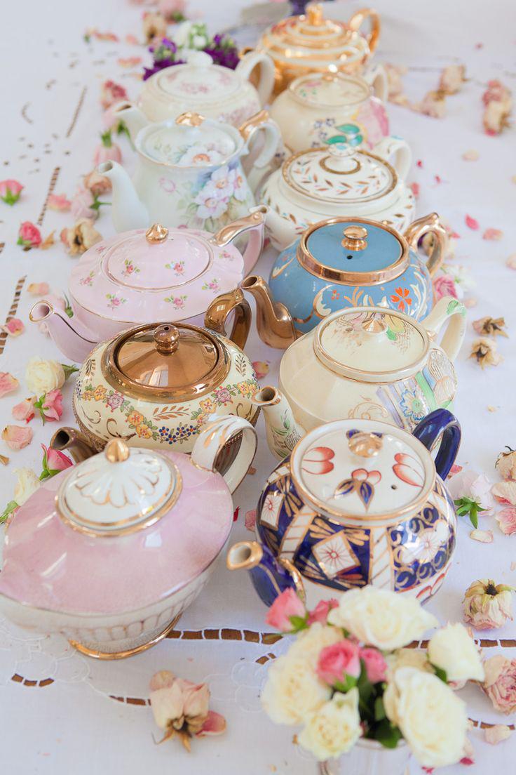 Quanto ne sapete sulla storia delle #teiere? Scopritelo cliccando su questo link: bit.ly/1N4cNbJ #tea