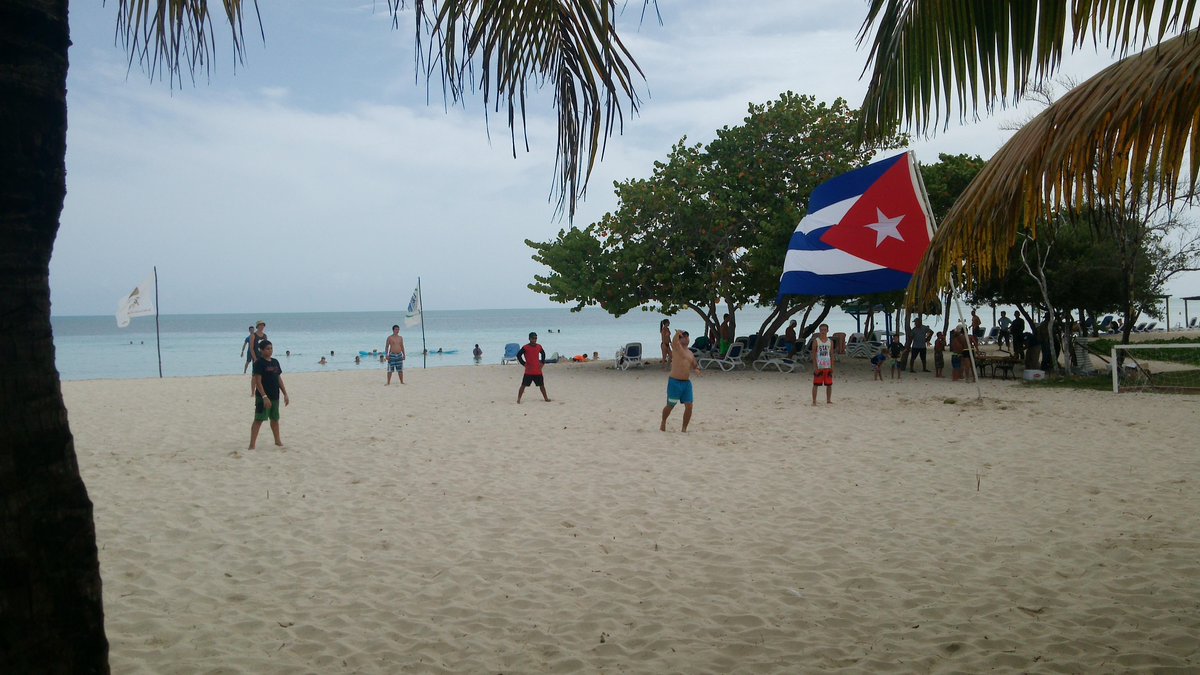 Hotel Playa Coco tweet media