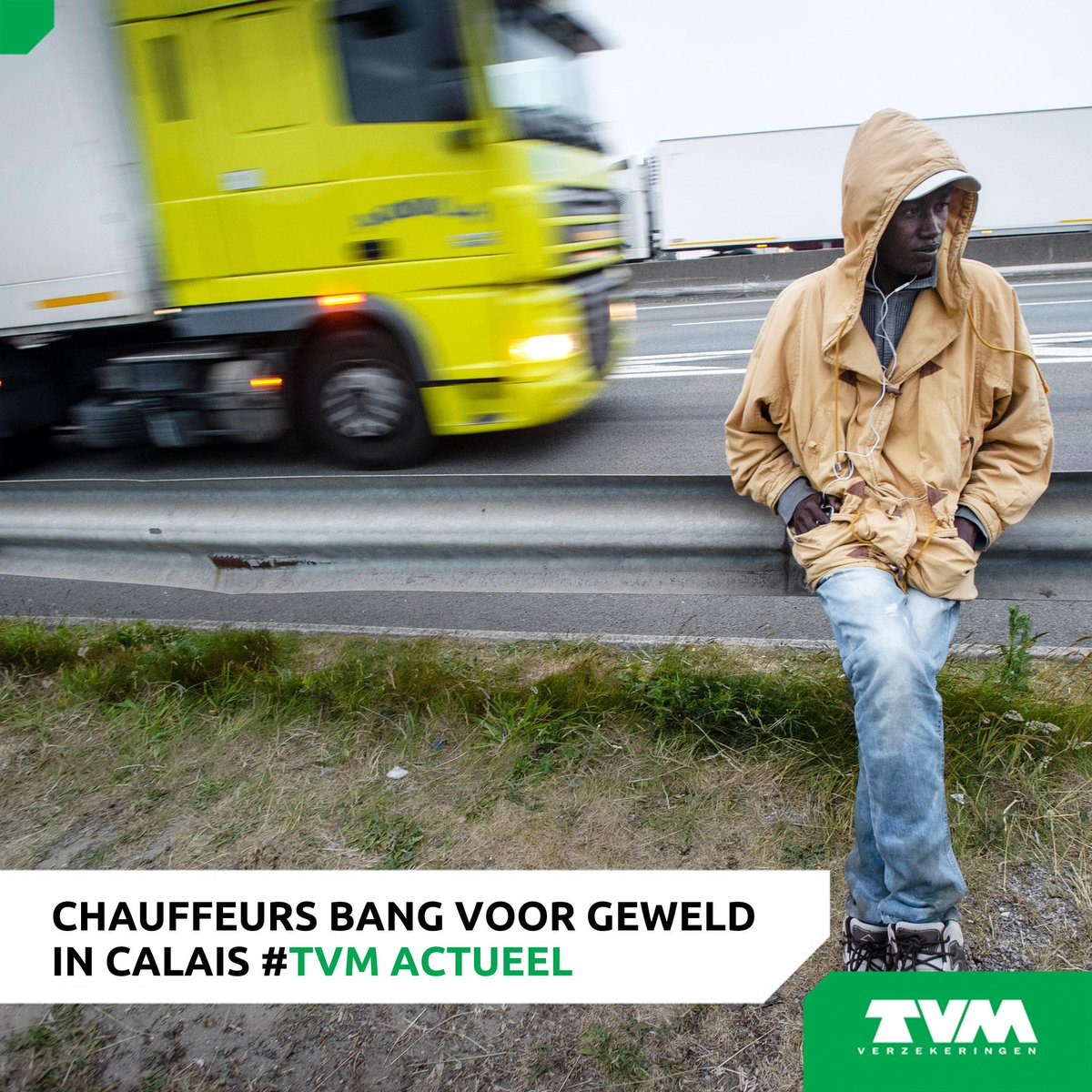 tvmnl's tweet photo. Nederlandse chauffeurs maken zich grote zorgen over de onveilige situatie in #Calais > http://t.co/mVnbaYGkqO #TVM http://t.co/MmbGTh7Amm