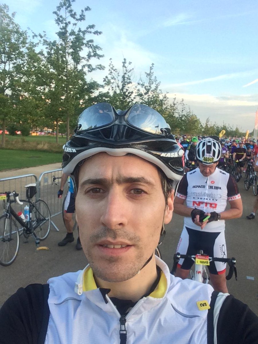 FiftyFiftyPost's tweet image. Startline selfie! @VisionCharity @RideLondon