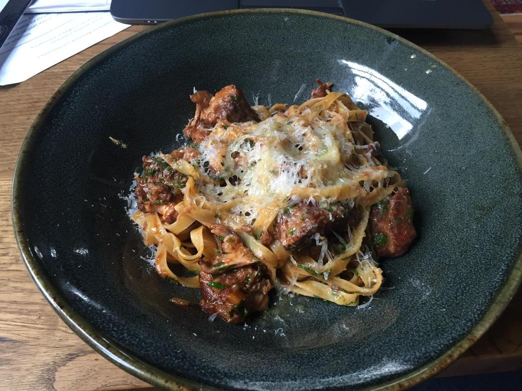 VGlouton's tweet photo. Thanks @howeybabes for a great fennel &amp; chilli pork Ragu @cock_bottlew11 http://t.co/9dighyYYmK