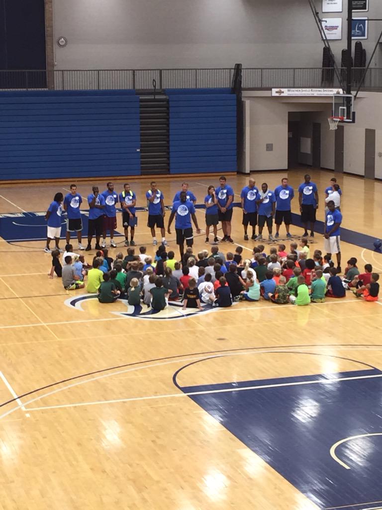 CUathletics's tweet photo. Awesome to have @NBA champion and former MSU Spartan @Money23Green on campus today to run his camp! @GSWarriors_ http://t.co/CW65ZFopJg