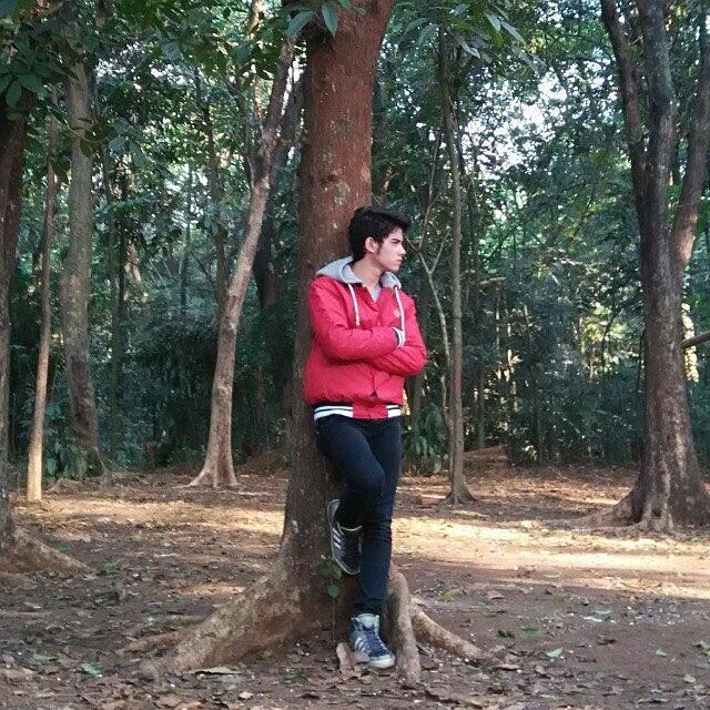 AliciousBaliFC's tweet photo. Ternyata warna jacketnya merah bukan orange 😂😂 http://t.co/eDf4dKykWW