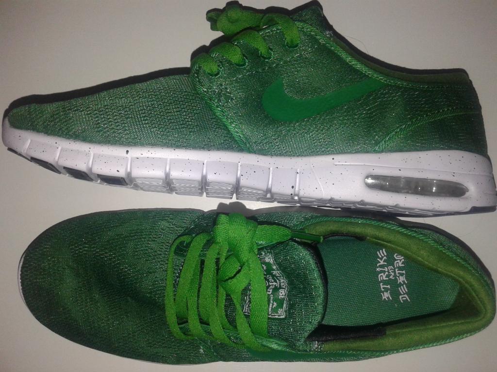 sneathone's tweet photo. Estefan Janosky Max por 45€ http://t.co/RtY4fXlXXK