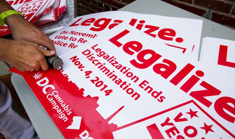curatedcannabis's tweet photo. #Senate Committee Allows #Marijuana Legalization to Advance in #DC http://t.co/W8JiwI20zb @legalize_buds http://t.co/Zt1u6ENFGT