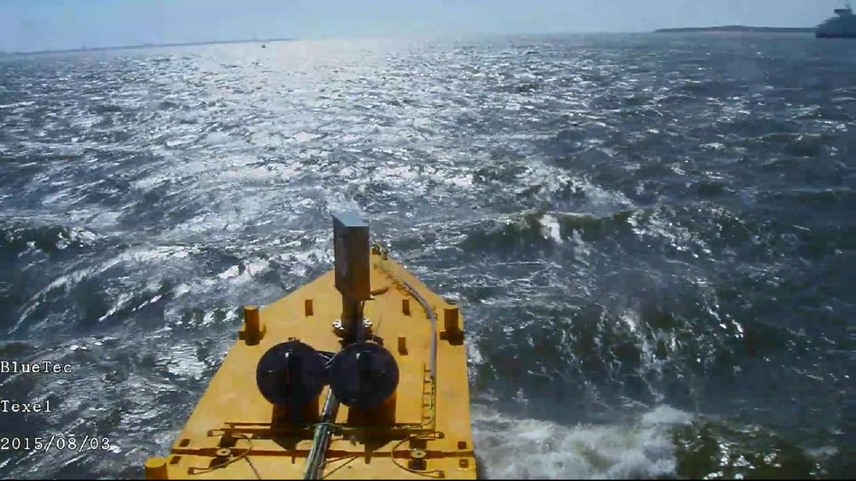BluetecTidal's tweet photo. Live shot from the BlueTEC Texel tidal platform today, while producing electricity from the tidal current http://t.co/EvU5Mndza7
