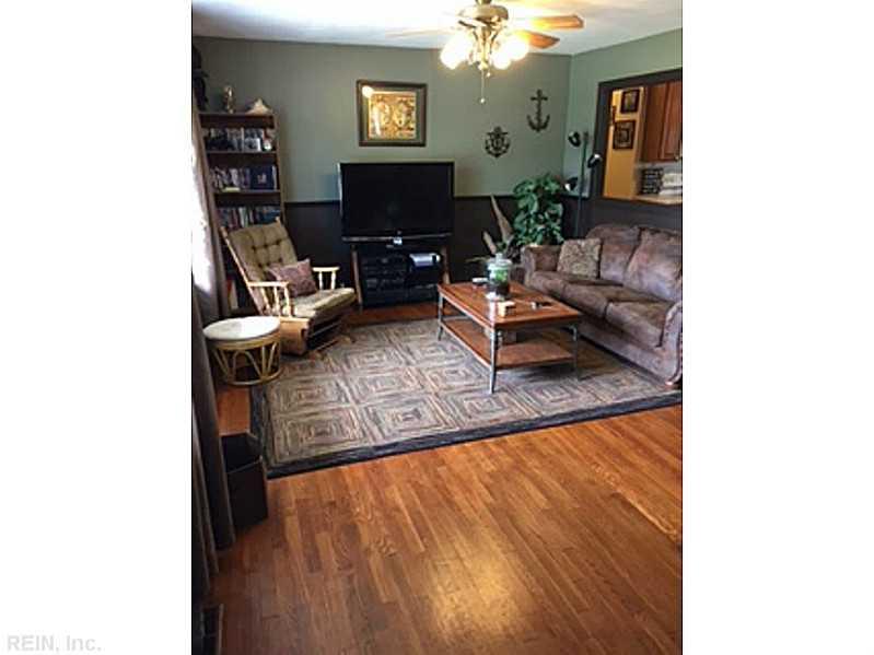 RealestateHER0's tweet photo. BUYER NEEDED! 3504 Cedar Lane,Portsmouth3 BR.1.5 Ba...Call 757-515-6769
#DevonDempseyRealtyGroup http://t.co/0kJSnmFIdE