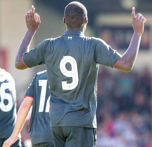 TheFootbaIlHub's tweet photo. Good luck with the No. 9 shirt @bentekechris20

Lets hope you can follow on the great work from your predecessors http://t.co/xBQAidZW1b